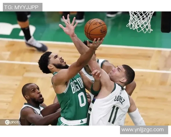 绿军连续两场三分球失准创历史末节表现令人担忧已濒临崩溃边缘